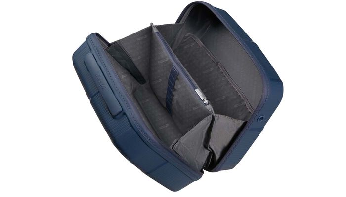 Komplett ausgestatteter Innenraum