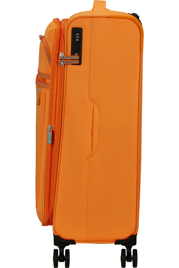 American Tourister Aerospin Spinner Expandable M  Radiant Orange American Tourister Aerospin Spinner Expandable M  Radiant Orange