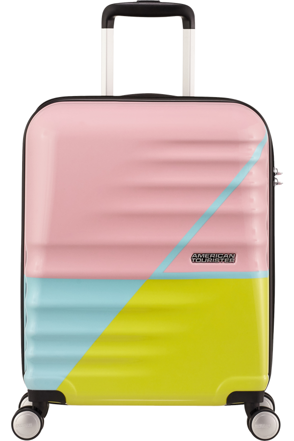 American Tourister Wavebreaker Spinner 55cm  Zig Zag