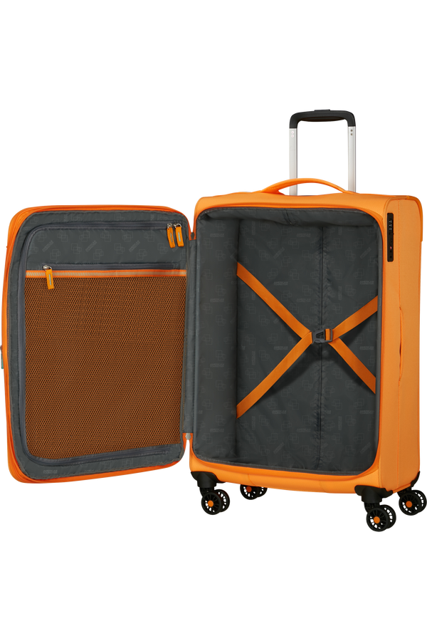 American Tourister Aerospin Spinner Expandable M  Radiant Orange American Tourister Aerospin Spinner Expandable M  Radiant Orange